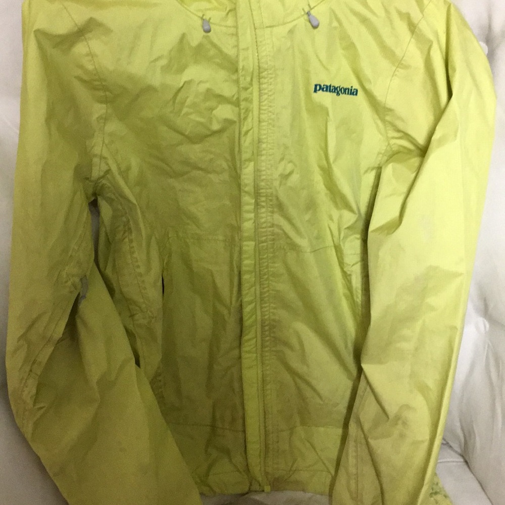 Patagonia yellow rain jacket w/ pit zips